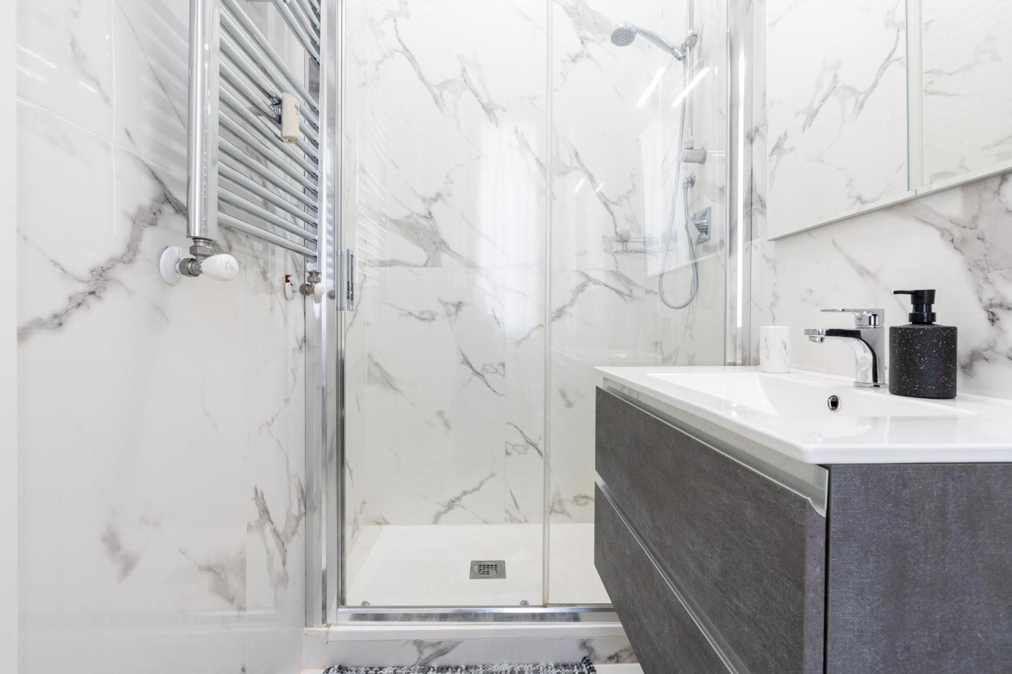 Amazing Apartment Near To Colosseo And Subway Roma Ngoại thất bức ảnh